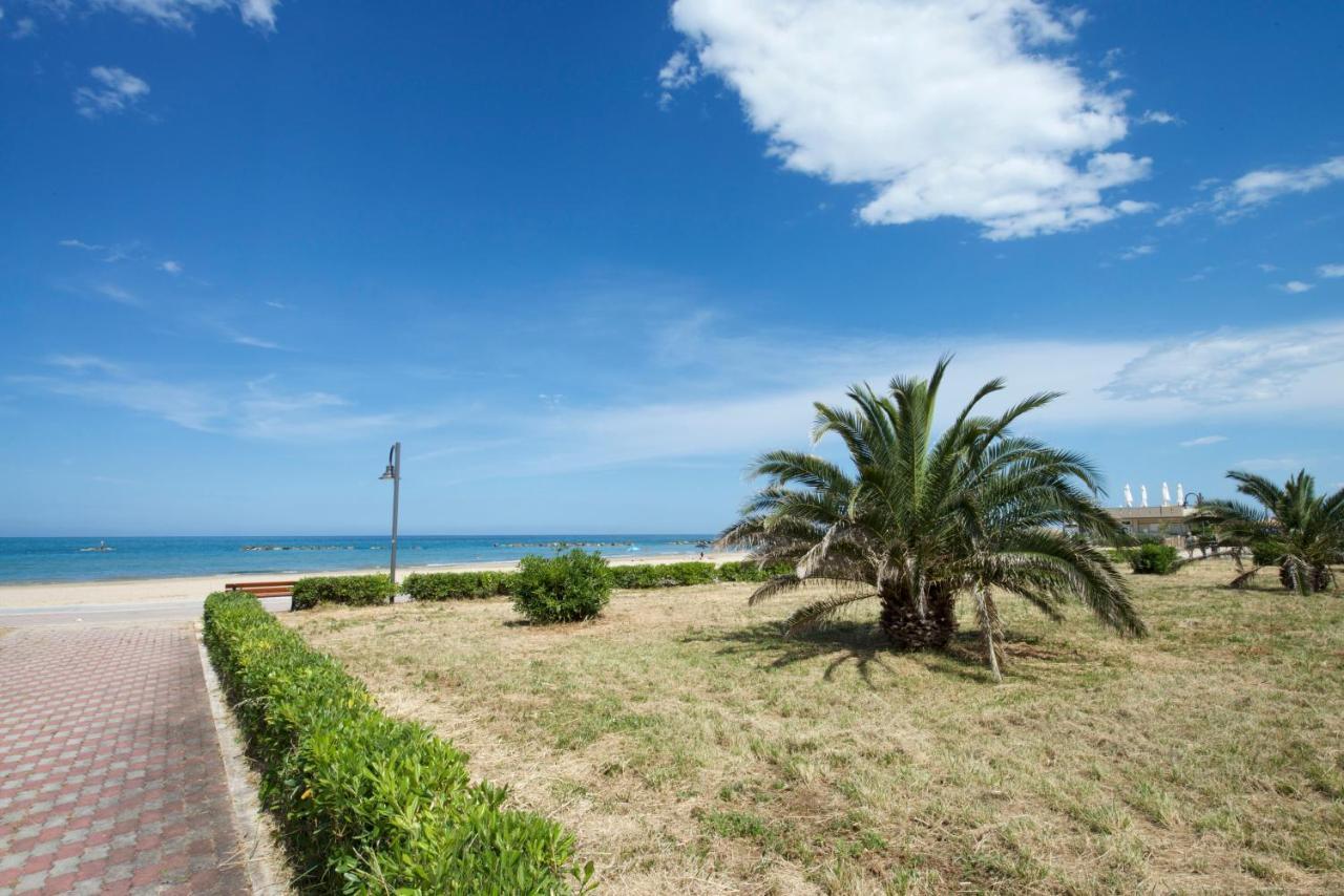 Mazzarosa Residence Roseto Degli Abruzzi Dış mekan fotoğraf