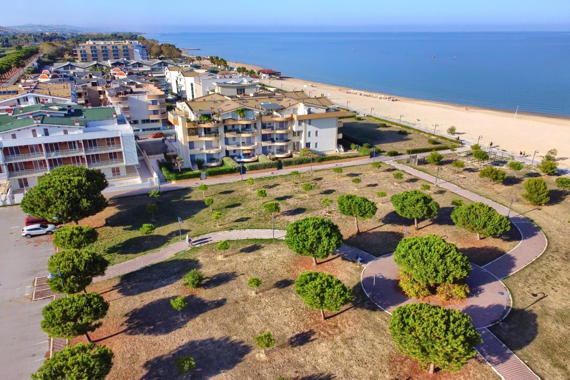 Mazzarosa Residence Roseto Degli Abruzzi Dış mekan fotoğraf